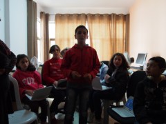 Kids in the Netketabi program