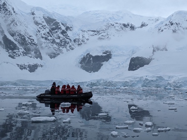 PXL 20230122 184538848